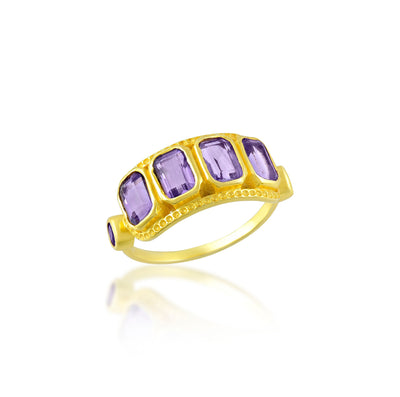 Anillo de bronce bañado en oro de 18K con piedras minerales Amatista