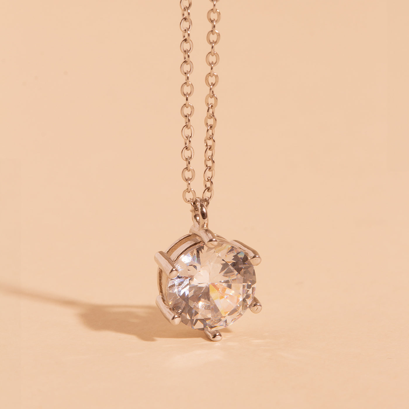 Collar Solitario Grapas