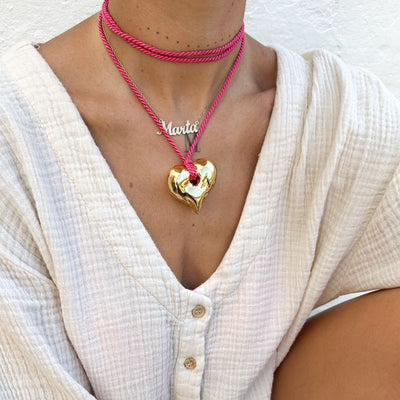 Collar de colores en forma de corazón