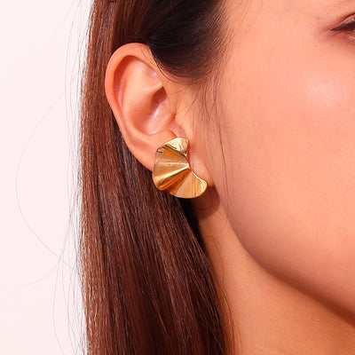Pendientes grandes perfectos para eventos como bodas de color dorado