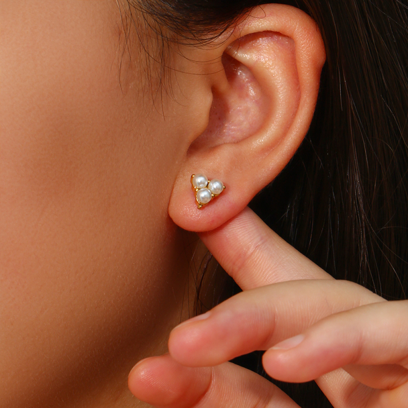 Tri Pearl Earrings (1 Unit)