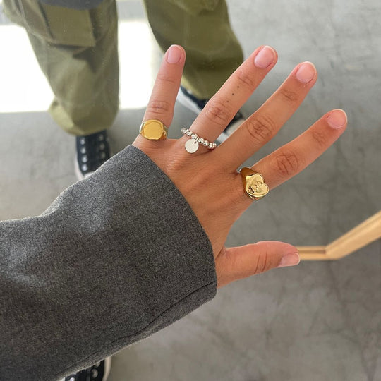 Mano Izquierda Anillo Compromiso Dedo Corazon Dedo Pulgar Porque