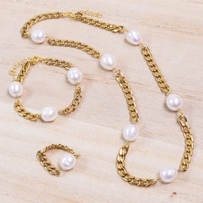 Val Six Pearl Necklace